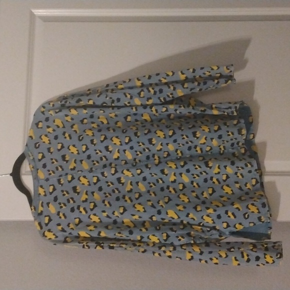 Easel LA super oversized small LS top patchwork colorful leopard - Picture 9 of 9